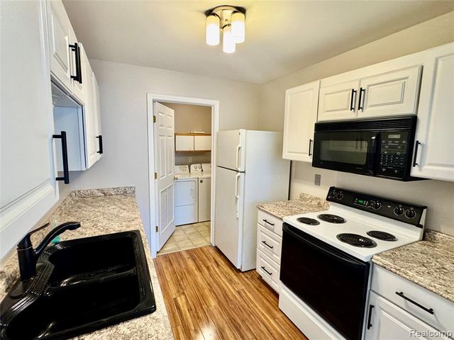 56501 Chesapeake Trail, Utica, MI 48316
