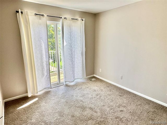 56501 Chesapeake Trail, Utica, MI 48316