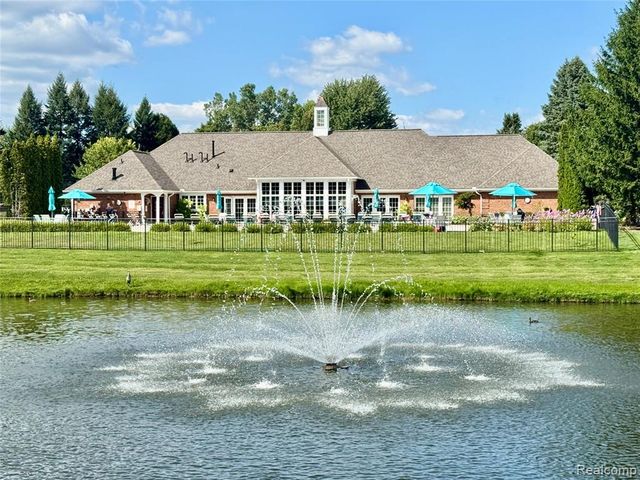 56501 Chesapeake Trail, Utica, MI 48316
