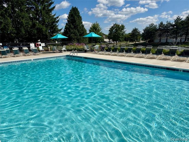 56501 Chesapeake Trail, Utica, MI 48316