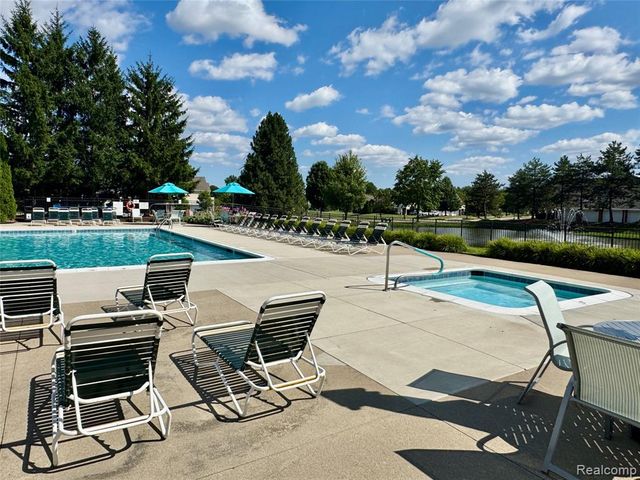 56501 Chesapeake Trail, Utica, MI 48316