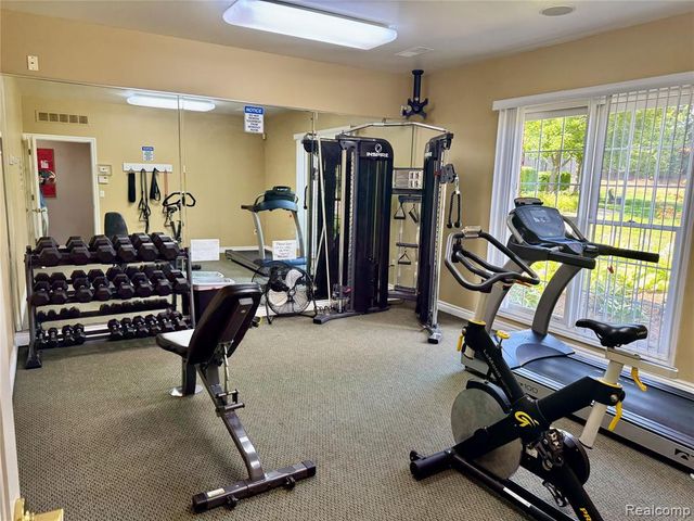 56501 Chesapeake Trail, Utica, MI 48316