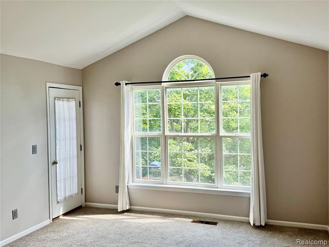 56501 Chesapeake Trail, Utica, MI 48316