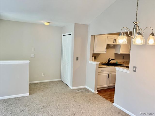 56501 Chesapeake Trail, Utica, MI 48316