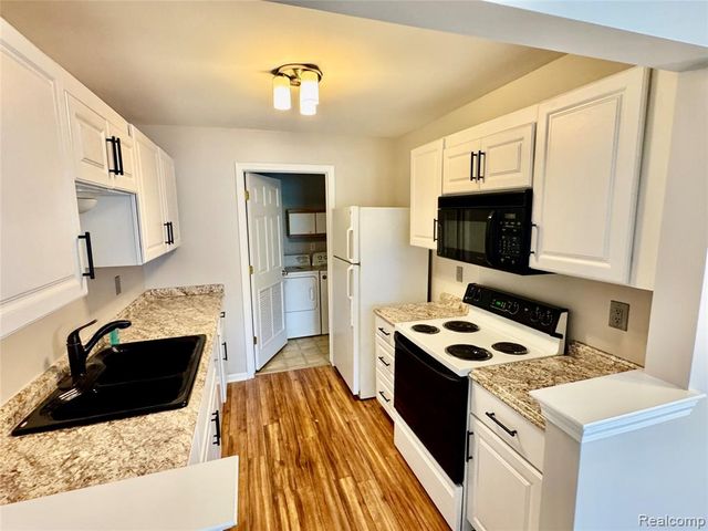 56501 Chesapeake Trail, Utica, MI 48316