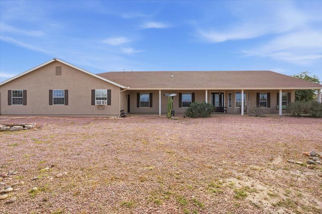 20305 W Peakview Road, Wittmann, AZ 85361