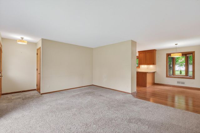 17625 13th Avenue N, Plymouth, MN 55447