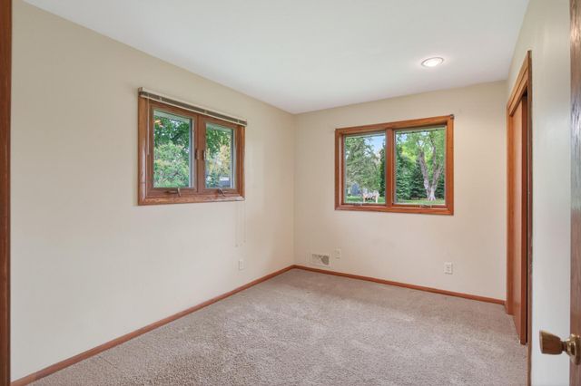 17625 13th Avenue N, Plymouth, MN 55447