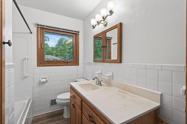 17625 13th Avenue N, Plymouth, MN 55447