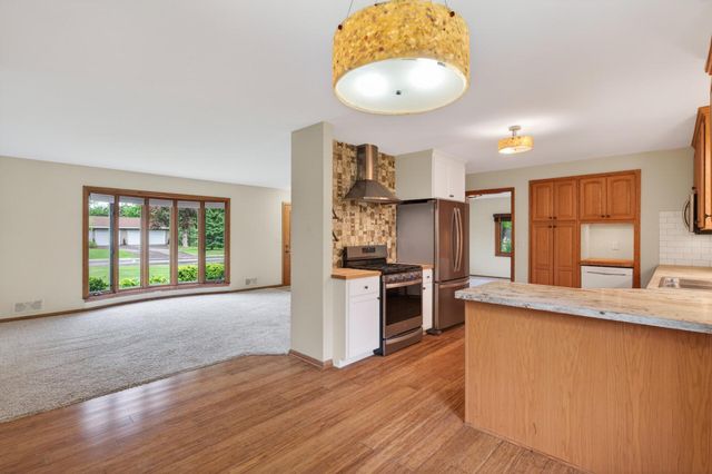 17625 13th Avenue N, Plymouth, MN 55447