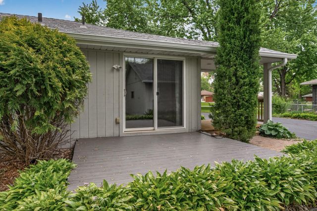 17625 13th Avenue N, Plymouth, MN 55447