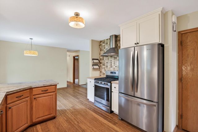 17625 13th Avenue N, Plymouth, MN 55447