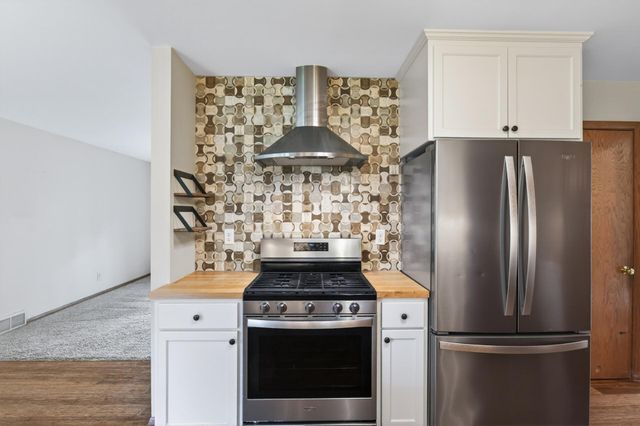 17625 13th Avenue N, Plymouth, MN 55447