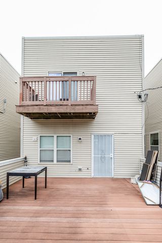 811 S Kedzie Avenue, Chicago, IL 60612