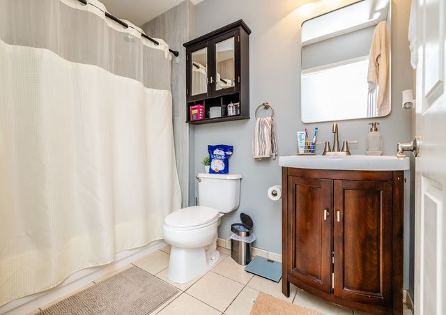 811 S Kedzie Avenue, Chicago, IL 60612