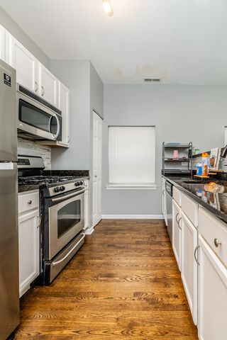 811 S Kedzie Avenue, Chicago, IL 60612