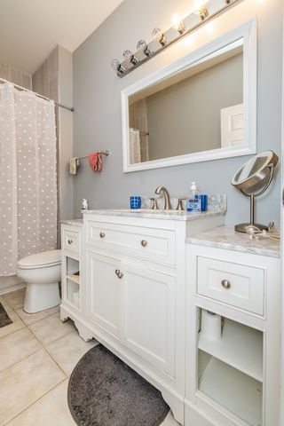 811 S Kedzie Avenue, Chicago, IL 60612