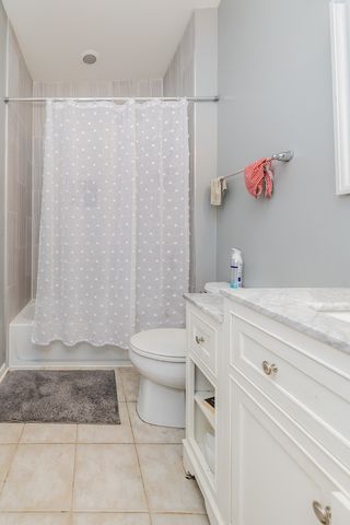 811 S Kedzie Avenue, Chicago, IL 60612