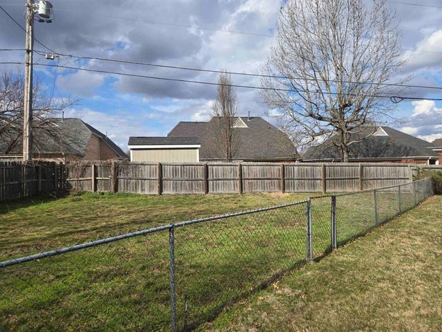 884 WOOD KIRK CV, Memphis, TN 38018