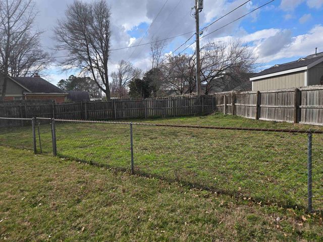 884 WOOD KIRK CV, Memphis, TN 38018