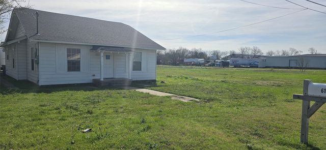 614 N 2nd Street, Sanger, TX 76266