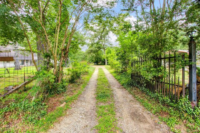 25019 W Holly Lane, Splendora, TX 77372