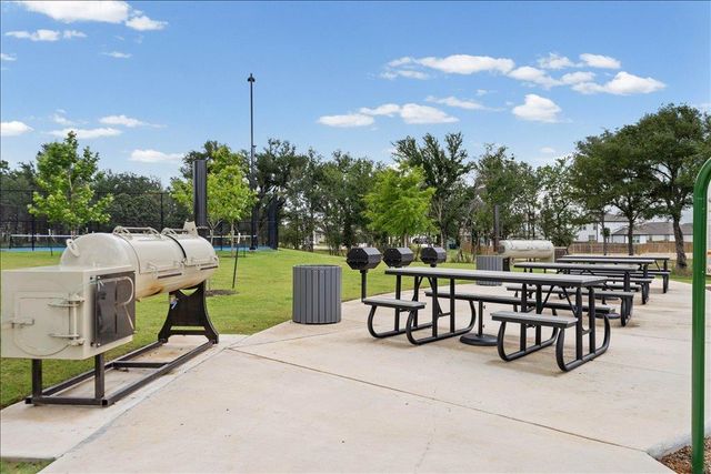 158 Gullivers DR, Elgin, TX 78621
