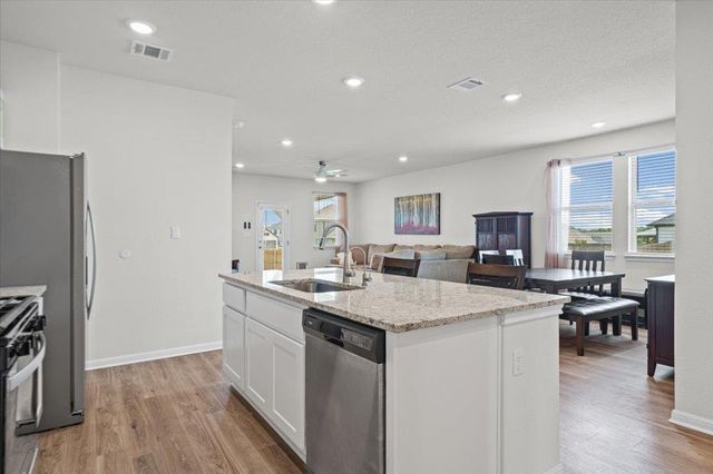 158 Gullivers DR, Elgin, TX 78621