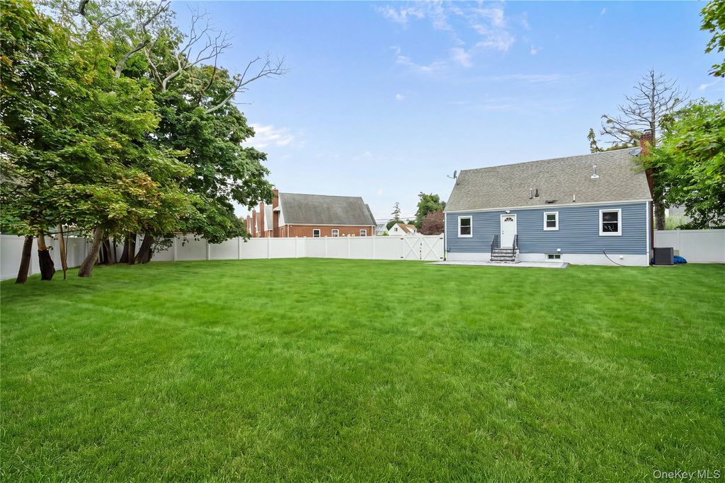 48 Cliff Avenue, Hempstead, NY 11550 — photo 2