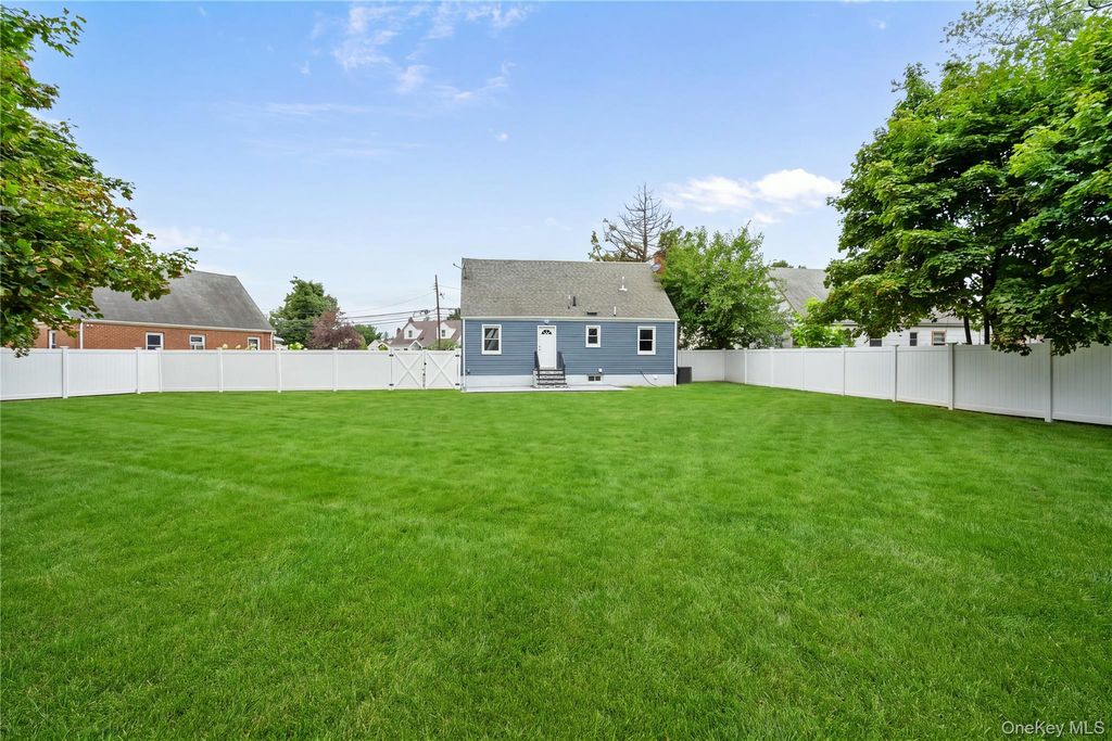 48 Cliff Avenue, Hempstead, NY 11550 — photo 3