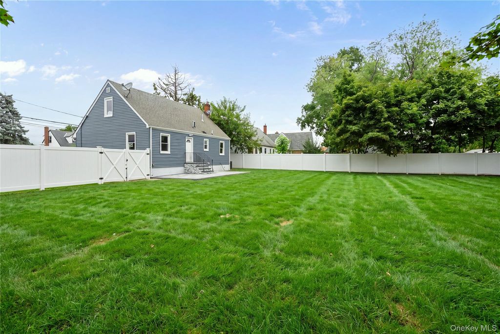 48 Cliff Avenue, Hempstead, NY 11550 — photo 4