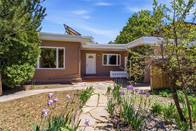 841 Don Diego, Santa Fe, NM 87505
