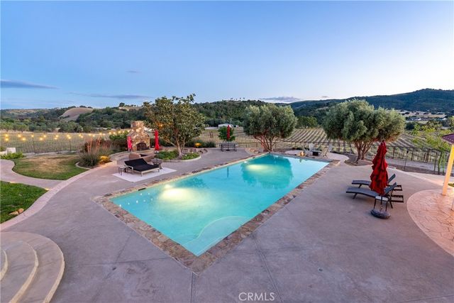 2325 Bella Tierra, Paso Robles, CA 93446