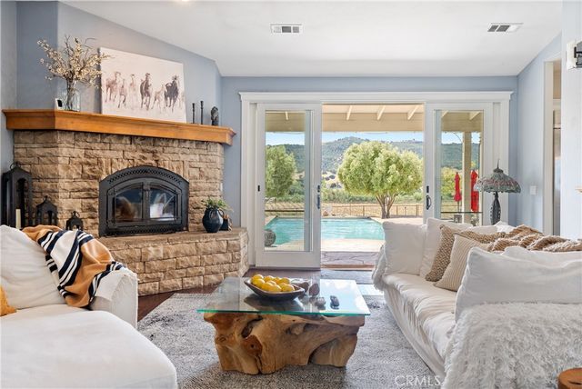 2325 Bella Tierra, Paso Robles, CA 93446