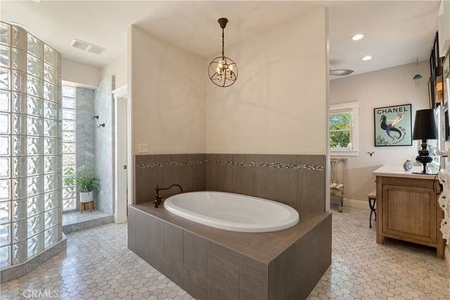 2325 Bella Tierra, Paso Robles, CA 93446