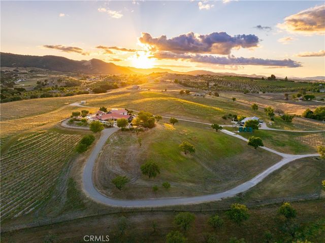 2325 Bella Tierra, Paso Robles, CA 93446