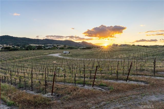 2325 Bella Tierra, Paso Robles, CA 93446