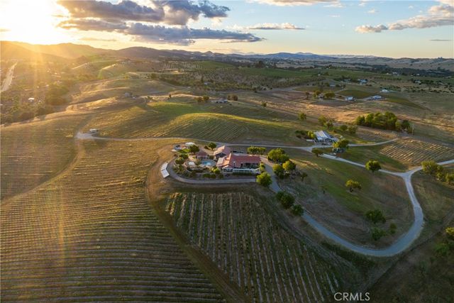 2325 Bella Tierra, Paso Robles, CA 93446