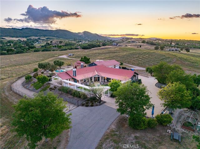 2325 Bella Tierra, Paso Robles, CA 93446