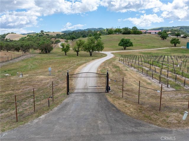 2325 Bella Tierra, Paso Robles, CA 93446