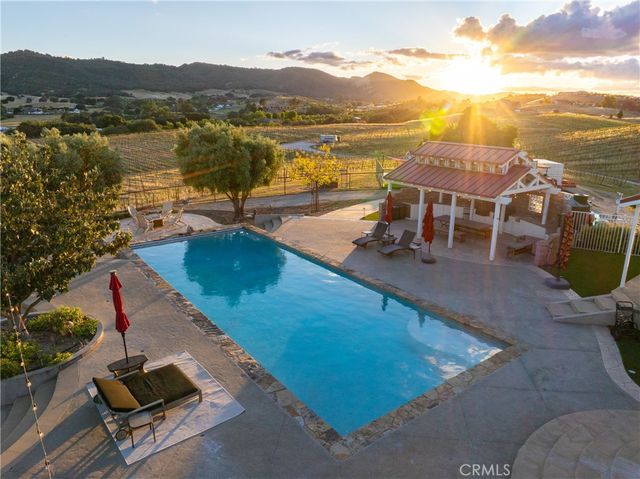 2325 Bella Tierra, Paso Robles, CA 93446