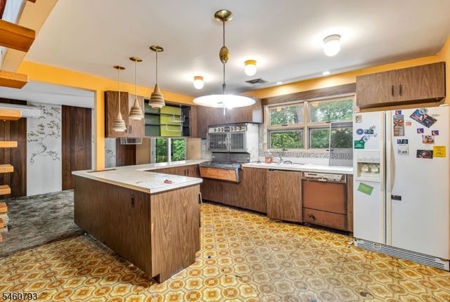 15 High Ct, Little Falls Twp., NJ 07424