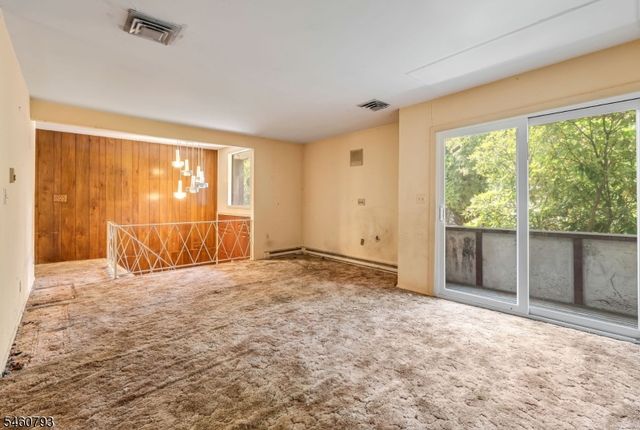 15 High Ct, Little Falls Twp., NJ 07424