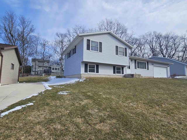 310 Ash Street, Oregon, WI 53575