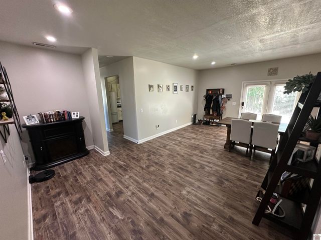2801 Golo Rd, Mayfield, KY 42066