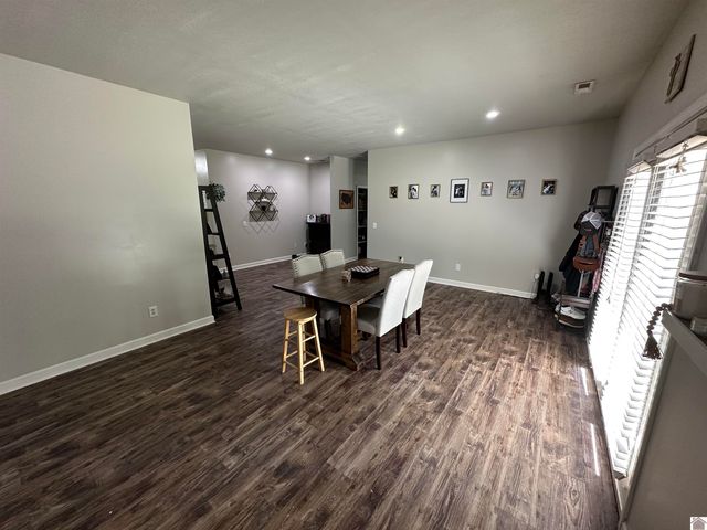 2801 Golo Rd, Mayfield, KY 42066