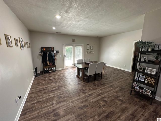2801 Golo Rd, Mayfield, KY 42066