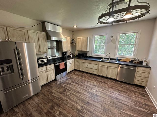 2801 Golo Rd, Mayfield, KY 42066
