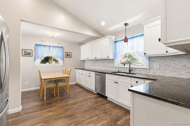 18 Collier Drive E, Carmel, NY 10512