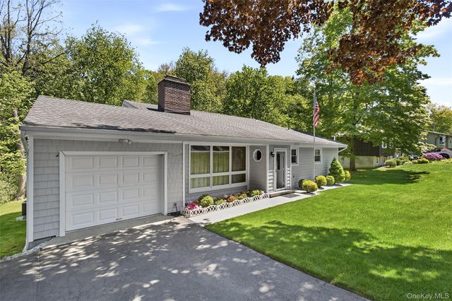 18 Collier Drive E, Carmel, NY 10512